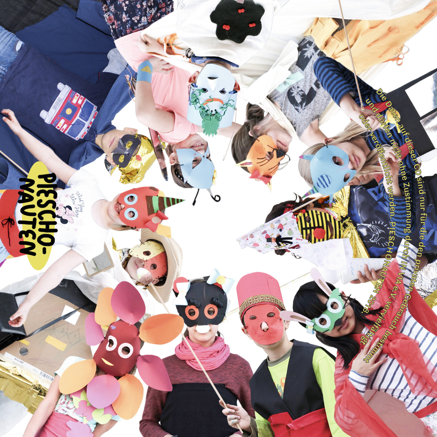 viele verschiedene verkleidete Kinder
